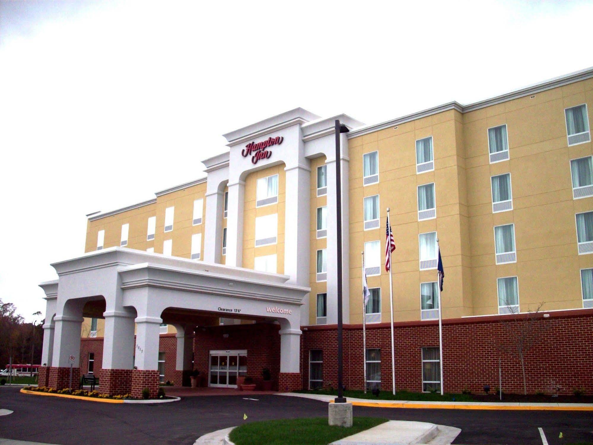 Hampton Inn- סופולק מראה חיצוני תמונה